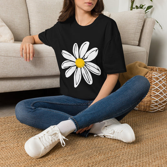 Daisy Graphic Tee — Bold Floral Crew Neck